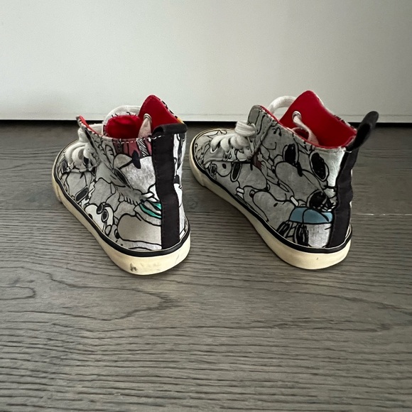 GUC Gap x Peanuts Kids Shoes Size 8 - Picture 5 of 5
